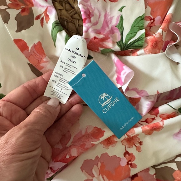 CUPSHE one piece swimming suit. - Picture 2 of 3